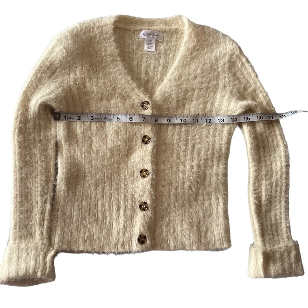 Girls White Fawn Size Junior XL Button Sweater.